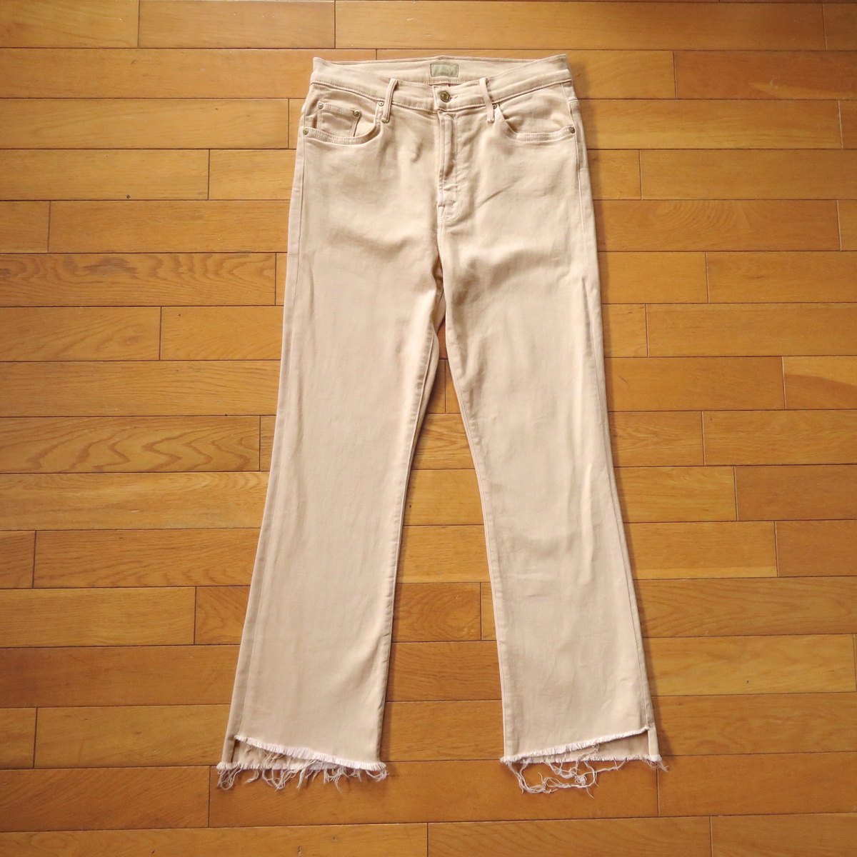 マザー ★美品★ INSIDER CROP STEP FRAY ストレッチ フレア デニム ベージュ ★ W29 (72cm) Mother ジーンズ インサイダークロップ パンツ_画像2