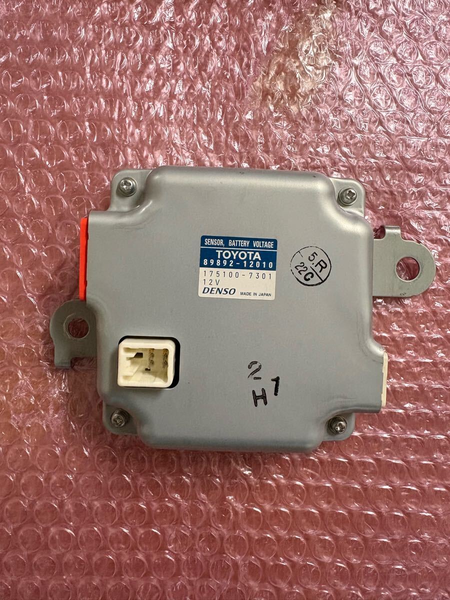 ボルテージセンサー 89892-12010 TOYOTA トヨタ ノア エスクァイア ヴォクシー_画像1
