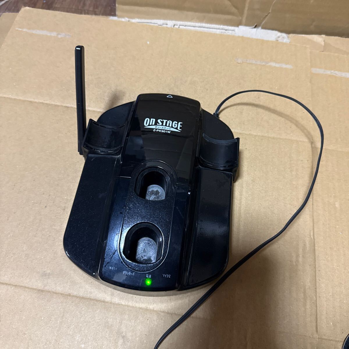あ-8541）ｏｎ ＳＴＡＧＥ オン　ステージ Ｚ－ＰＫ９０１Ｗ 充電器のみ_画像1