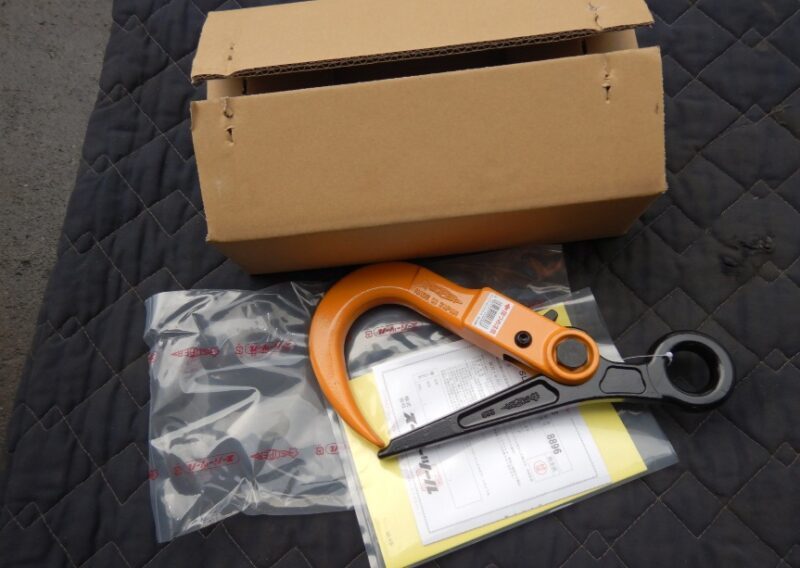 即決税0円未使用品 スーパーツールスーパーロックフックSLH2N 2t用鉄板吊フックロック付2000kg_画像1