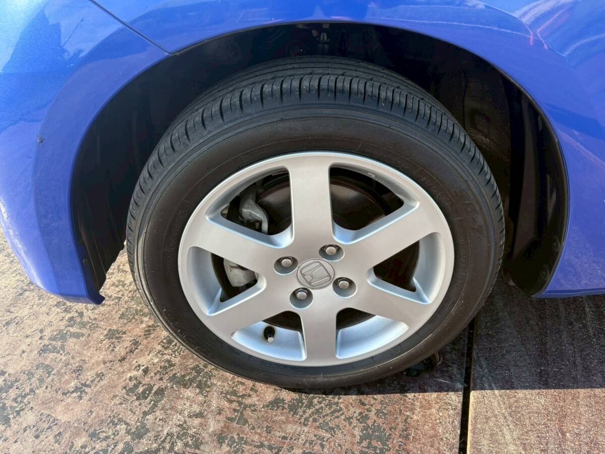車検付/H23年式/フィット　ハイブリッド/純正オーディオ/クルーズコントロール/社外アルミホイール/キーレスエントリー