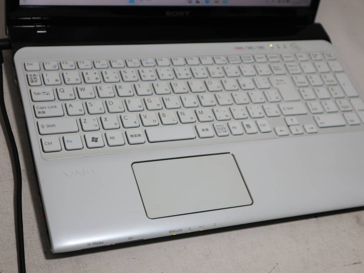 ★ Core i7 ★ SVEシリーズ 上位 ★ VAIO ホワイト★ win 11 ? 爆速仕様 ?メモリ16G/SSD1TB(新品)/WiFi/WebCam/DVD/office 2021