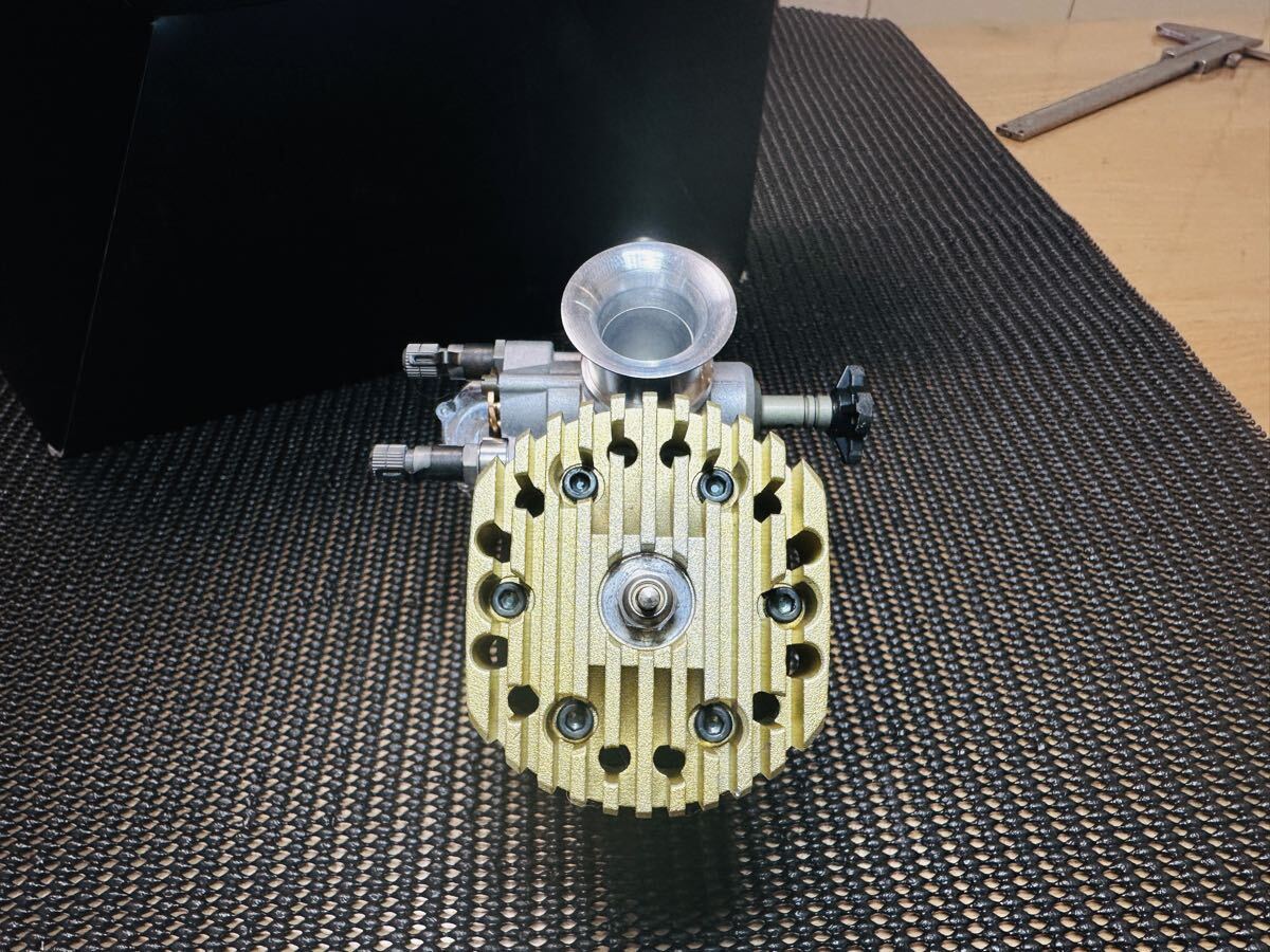 【限定品/ジャンク扱】小川精機 OS MAX-105HZ-R GOLD EDITION ヘリコプター用 2サイクルエンジン グローエンジン OS105 91 90 ラジコンヘリ_画像2