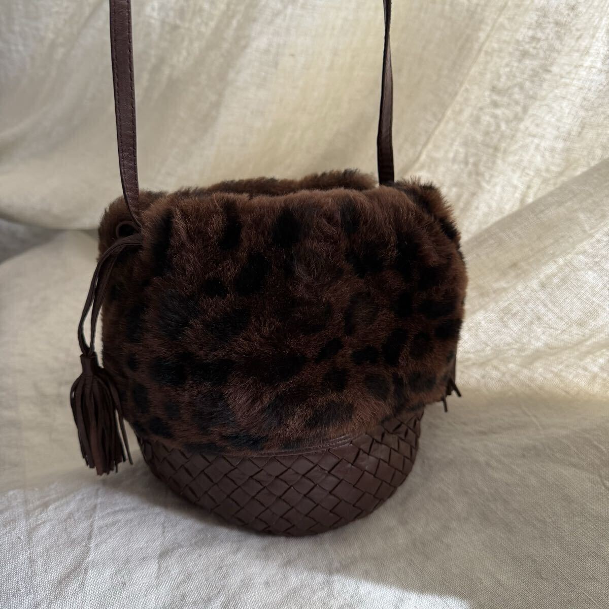ボッテガヴェネタ BOTTEGA VENETA ファー ショルダーバッグ ヴィンテージ　ポシェット　秋冬　イントレチャート　ブラウン　レザー