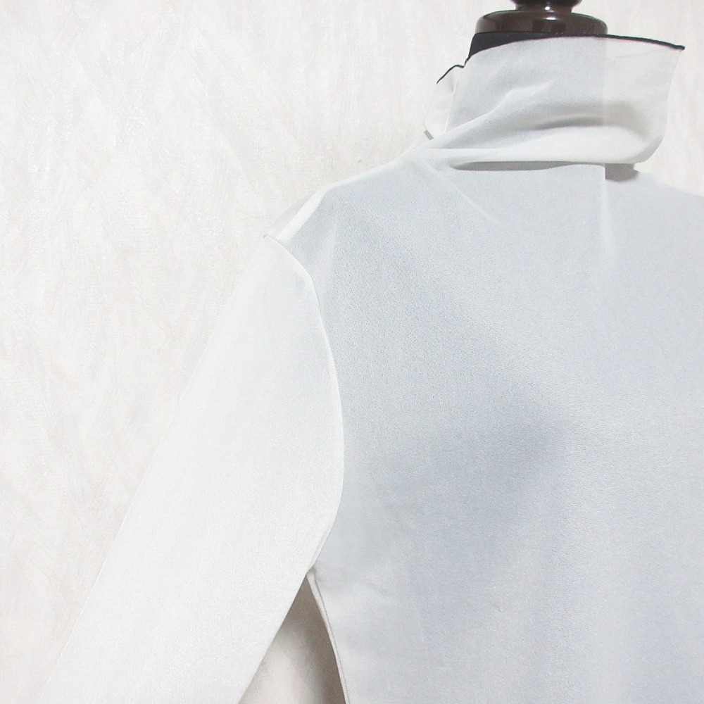 美品 24SS ADORE アドーア シアージャージータートルカットソー 531-4160021 サイズ38 ライトグレー_画像4