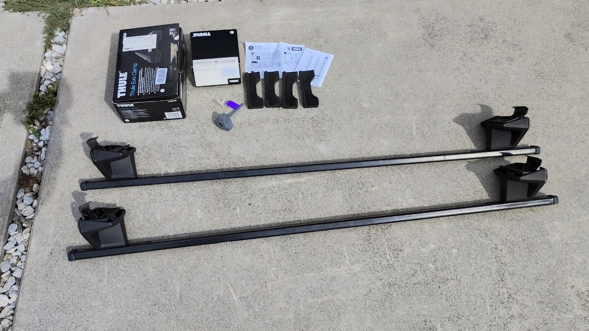 ハイラックス HILUX GUN125 用THULEルーフキャリアセット