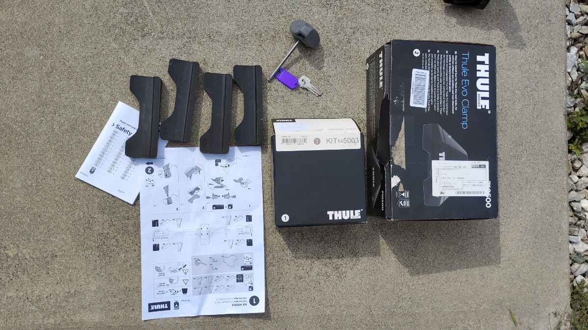 ハイラックス HILUX GUN125 用THULEルーフキャリアセット