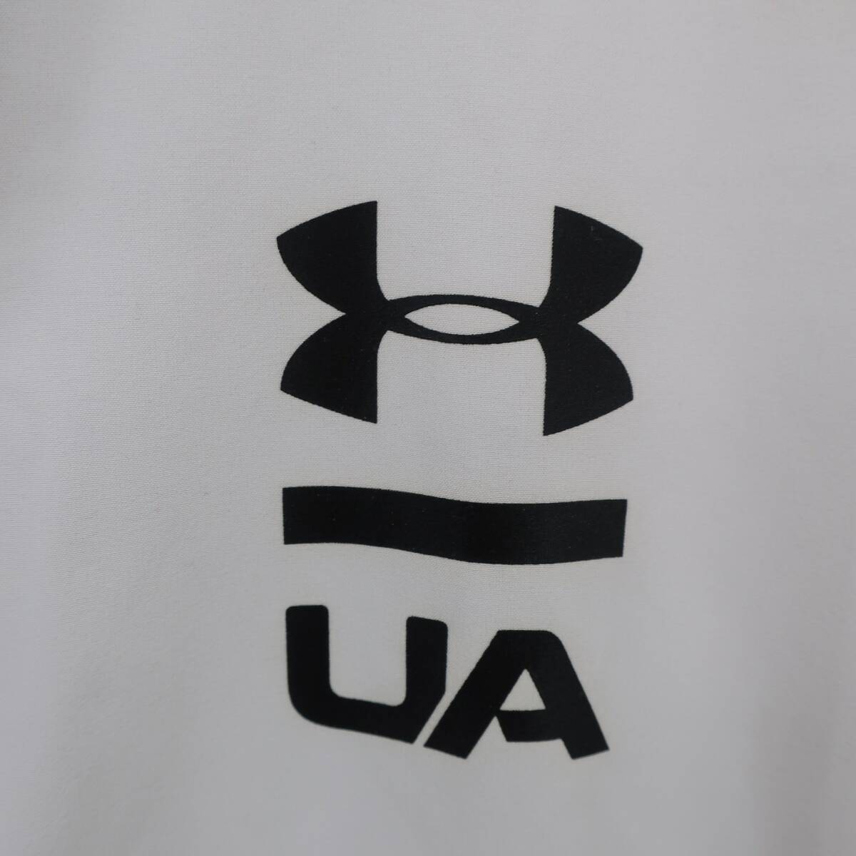 【美品】UNDER ARMOUR(アンダーアーマー) フルジップシャツ 白 メンズ LG ゴルフウェア 2510-0561 中古_画像3