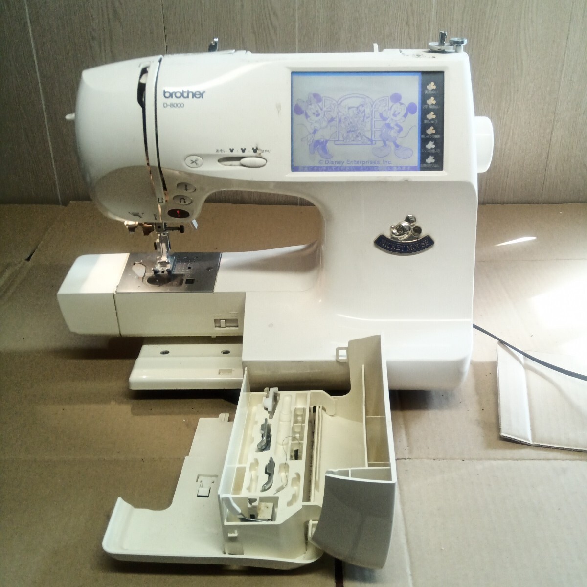 管理625★brother D-8000 EM9901 ブラザー ミシン 通電確認済 ジャンク品_画像1