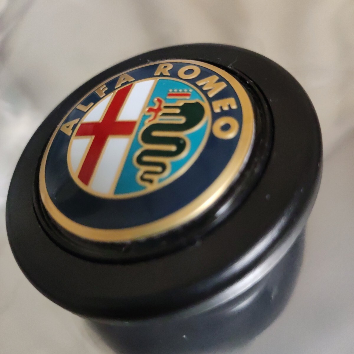 アルファロメオ ホーンボタン 未使用品_画像2