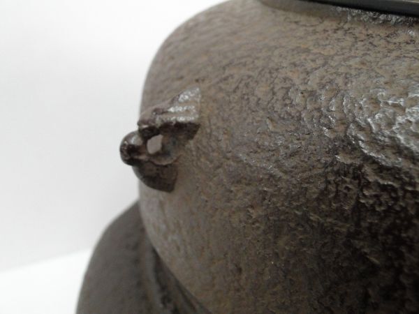 【重量8.2kg】茶釜/風炉釜 茶釜添え鉄風炉 茶道具 銘無し 鉄釜 鉄瓶 鉄器/120サイズ_画像3