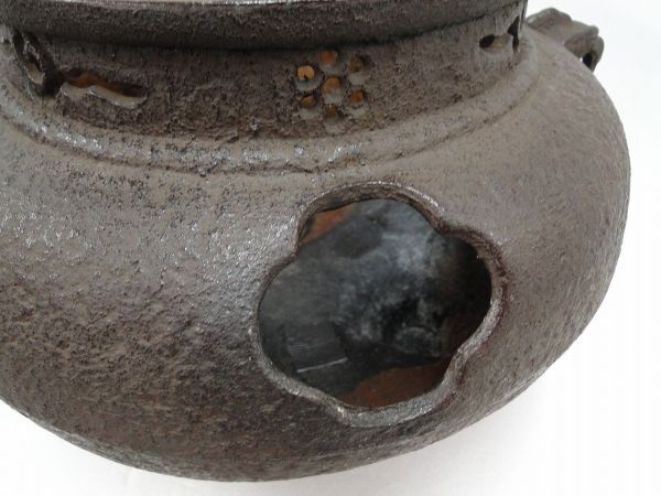 【重量8.2kg】茶釜/風炉釜 茶釜添え鉄風炉 茶道具 銘無し 鉄釜 鉄瓶 鉄器/120サイズ_画像7