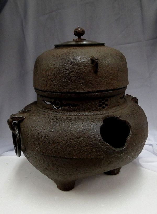 【重量8.2kg】茶釜/風炉釜 茶釜添え鉄風炉 茶道具 銘無し 鉄釜 鉄瓶 鉄器/120サイズ_画像1
