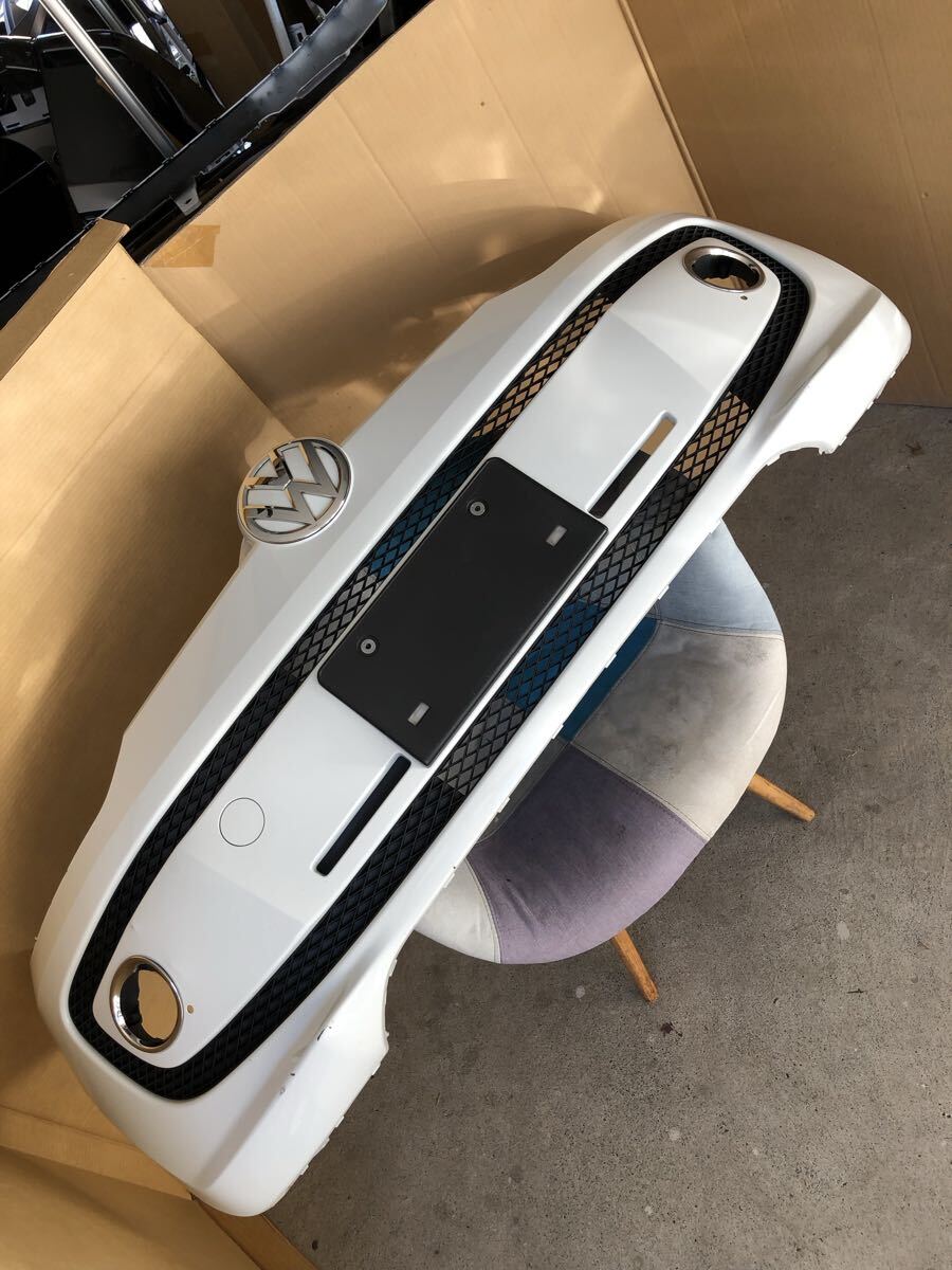 VW アップ UP! AACHY AACHYW フロントバンパー ASSY ホワイト 1S0.807.221 B 1S0807221B エンブレム ロアグリル フォグベゼル_画像1