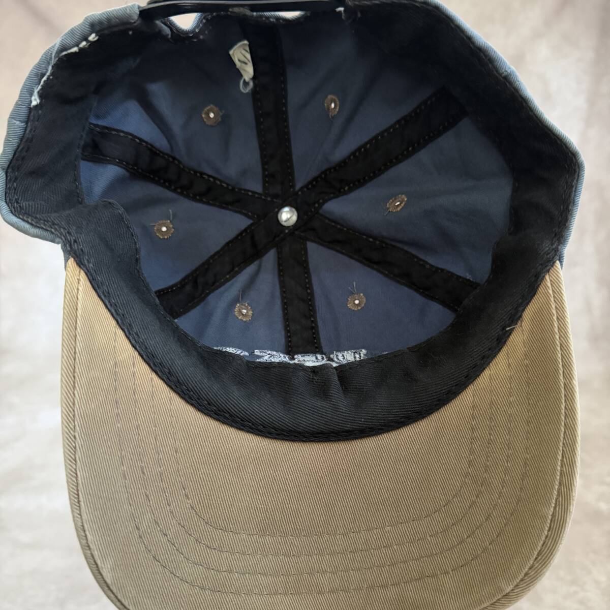 USA古着 90‘s LUCKY BRAND キャップ USA製 ライトブルー&ベージュ スナップバック_画像7