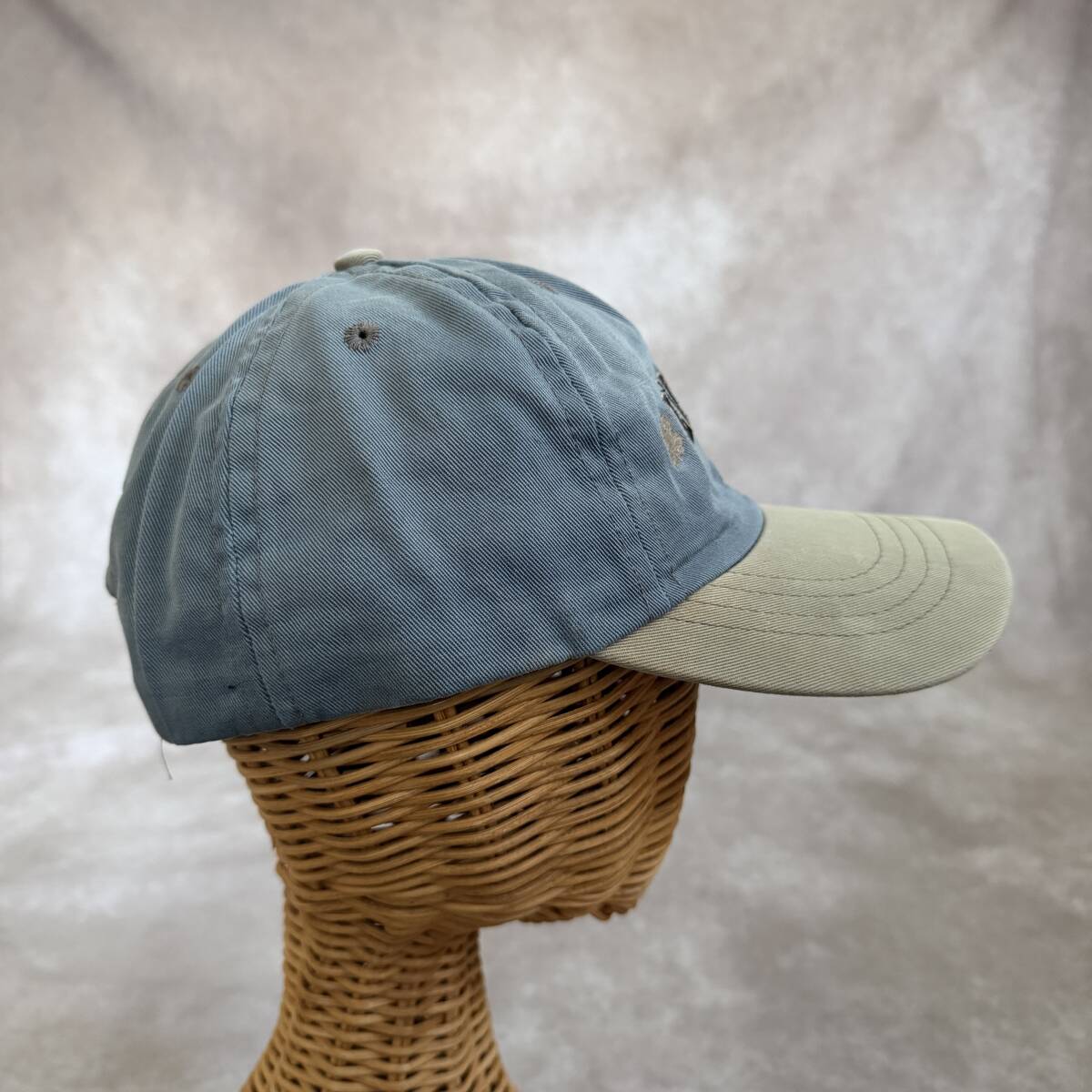 USA古着 90‘s LUCKY BRAND キャップ USA製 ライトブルー&ベージュ スナップバック_画像4