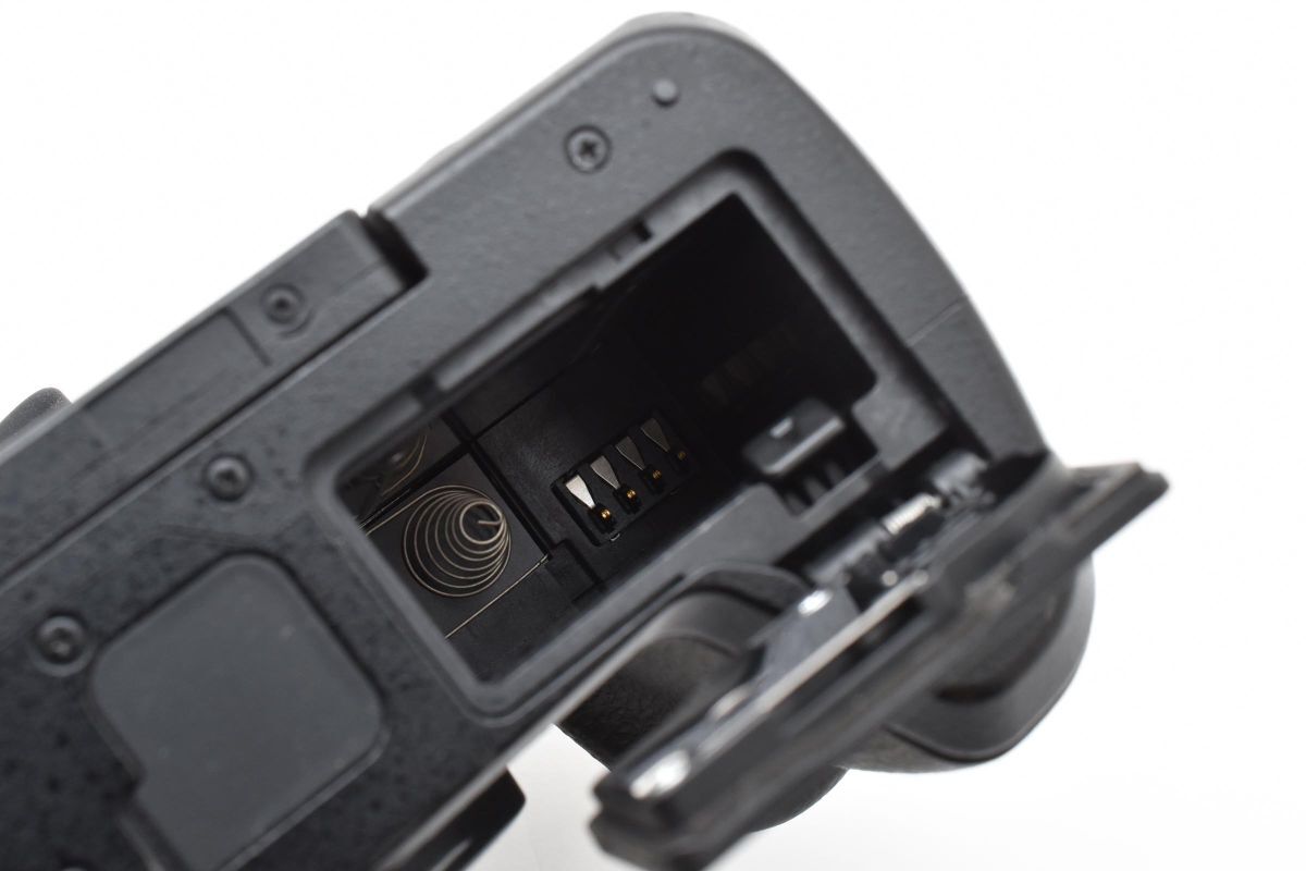 ★極上★ パナソニック Panasonic LUMIX DMC-G8 ボディ 《ショット数8561回！》★完動品★ #33P14A509185_画像9