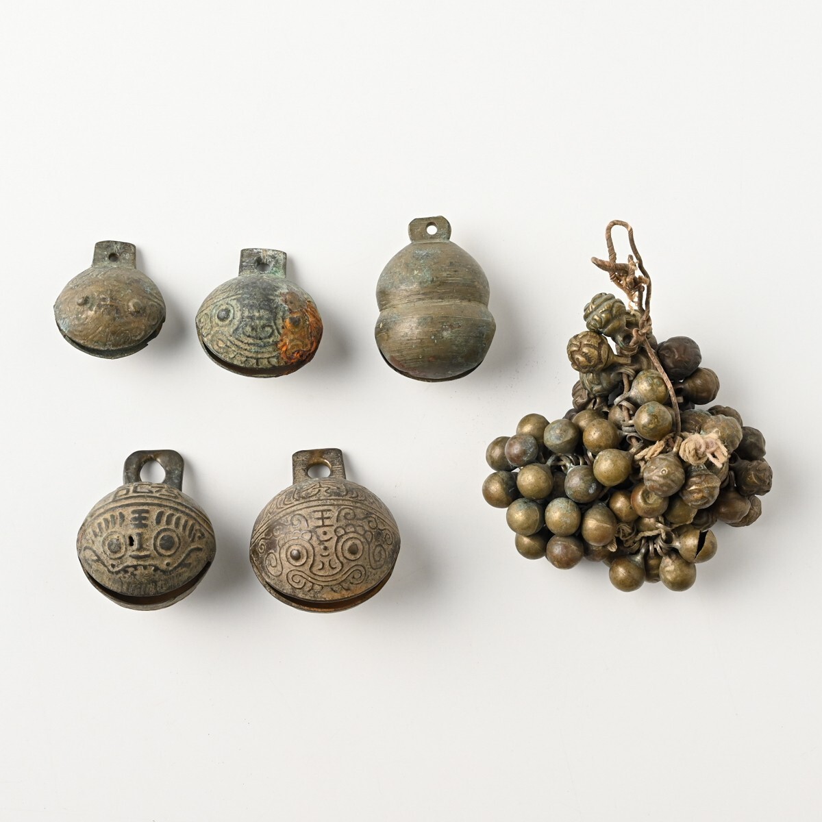 中国 古馬鈴 獣面鈴 馬具飾 明清 時代 馬具 獣面文様 葡萄鈴 まとめて 古銅 真鍮 青銅 骨董 古美術 古道具 古玩 アンティーク_画像1
