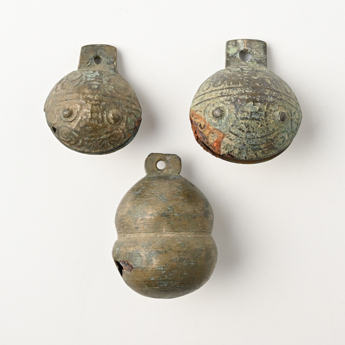 中国 古馬鈴 獣面鈴 馬具飾 明清 時代 馬具 獣面文様 葡萄鈴 まとめて 古銅 真鍮 青銅 骨董 古美術 古道具 古玩 アンティーク_画像4