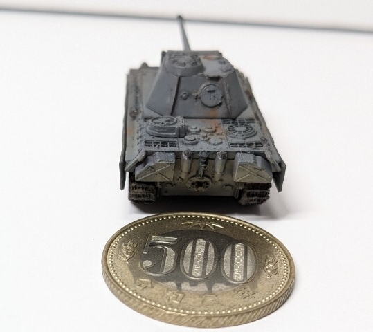 パンターG型（パンサーG型）　旧考証ジャーマングレー（海洋堂　ワールドタンクミュージアム8弾1/144 キット版）戦車　プラモデル完成品_画像3