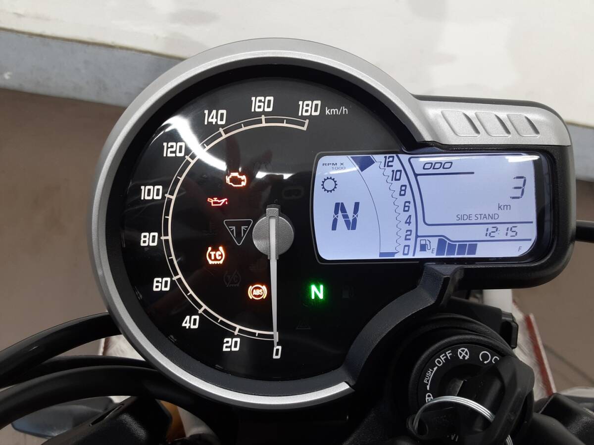 [71670]TRIUMPH Scrambler 400X SMTT147 зарегистрирован . не использовался машина 