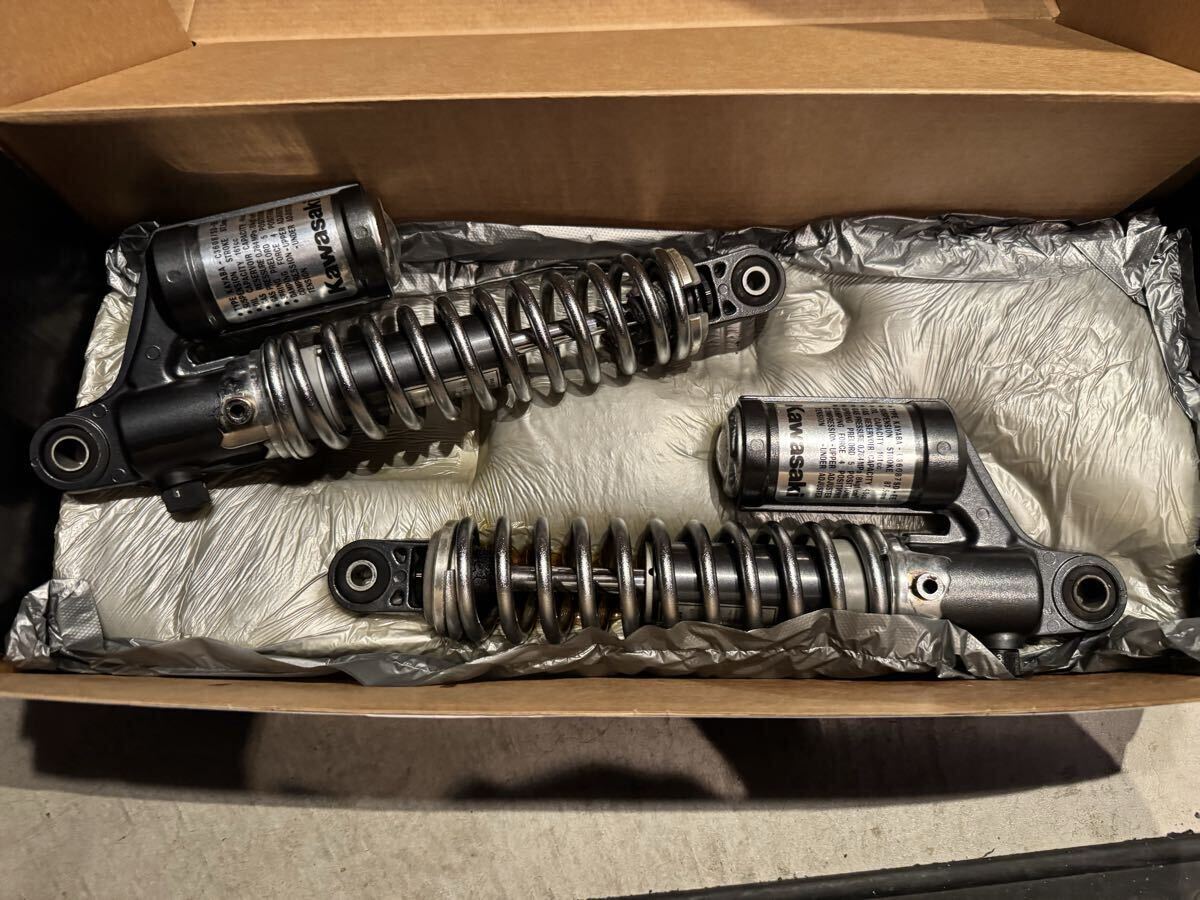 ゼファー1100 純正サスペンション リアサスペンション リアショック サスペンション リアサス オイル漏れあり _画像1