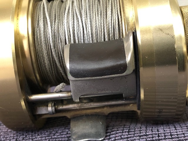 ★SHIMANO CALCUTTA CONQUEST 400 リール 【中古】シマノ シマノ カルカッタ コンクエスト?右?guī)啢锢佐~(yú).ナマズ