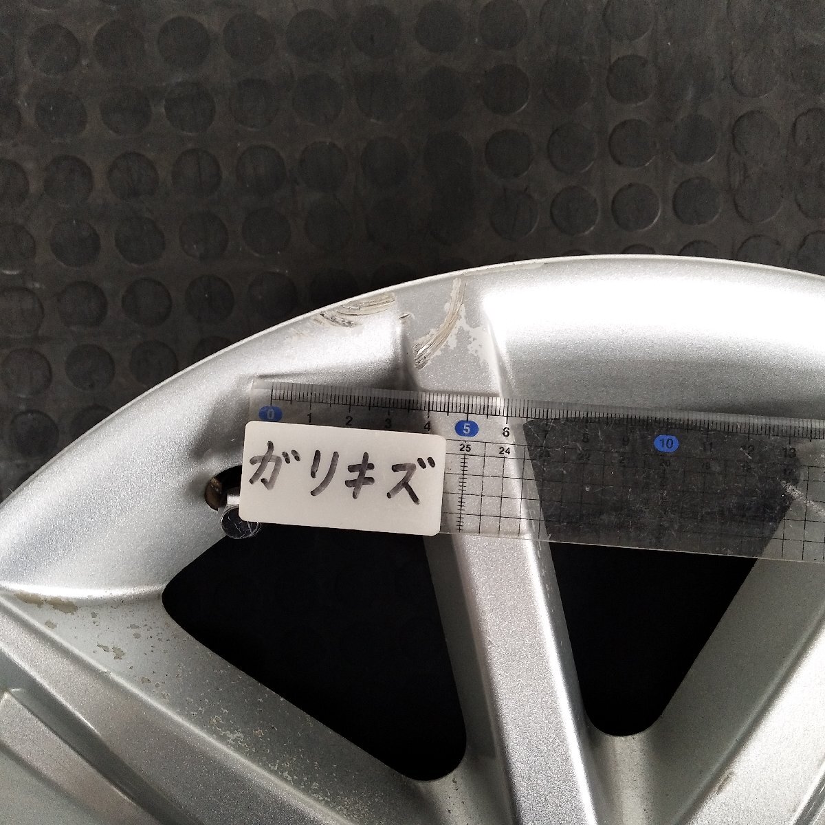 T10-27【4本価格】【17x6.5J 4x100 ET+49 ハブ60】ルノー純正・店頭引取可能・適格請求書発行可能★中古品_画像7