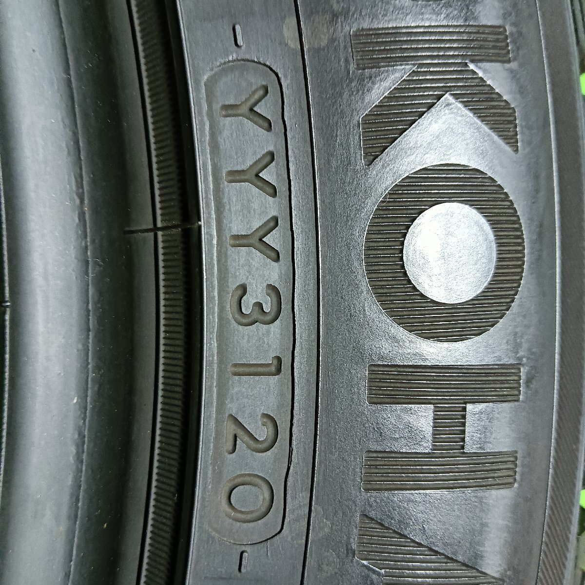 T10-22-5【一部地域送料無料！1本のみ】205/55R16 91Q YOKOHAMA iceGUARD iG50 PLUS 2020年製/冬タイヤ/適格請求書発行可能★中古品★_画像3