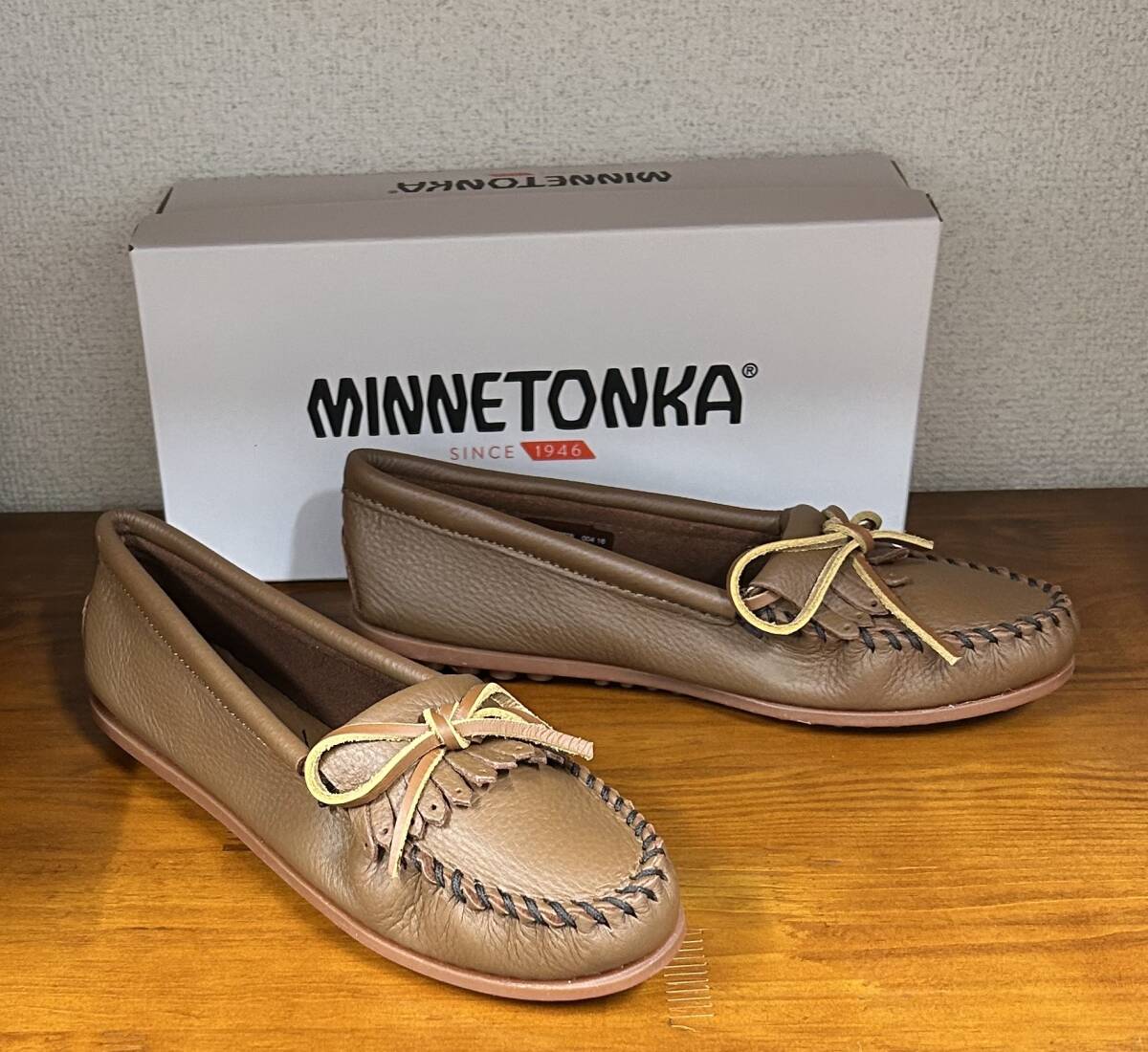  новый товар * Minnetonka. высококлассный олень кожа натуральная кожа. мокасины * подпалина чай *US8*24.5.
