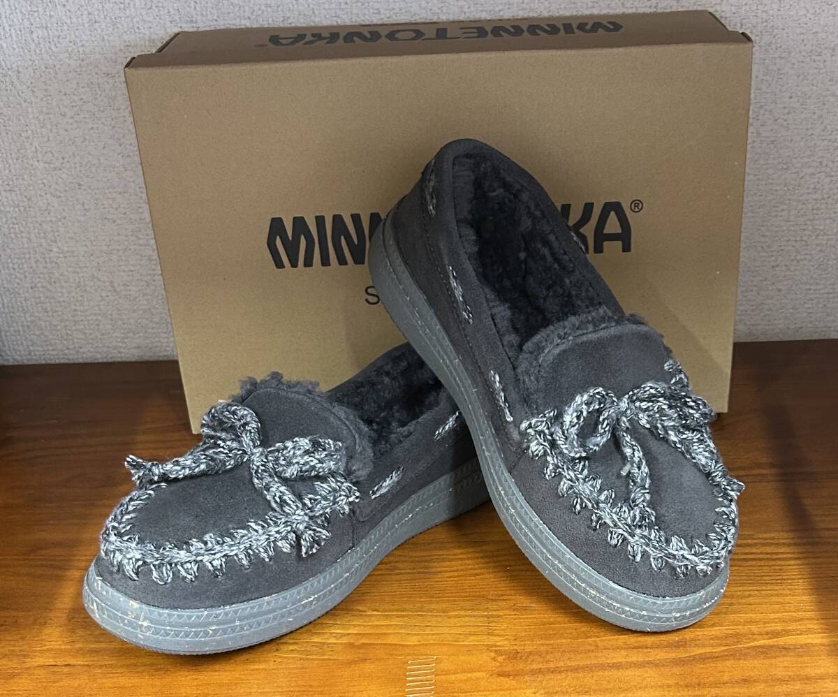  новый товар * Minnetonka. высококлассный замша натуральная кожа мутон мокасины * серый *US6*23.5.