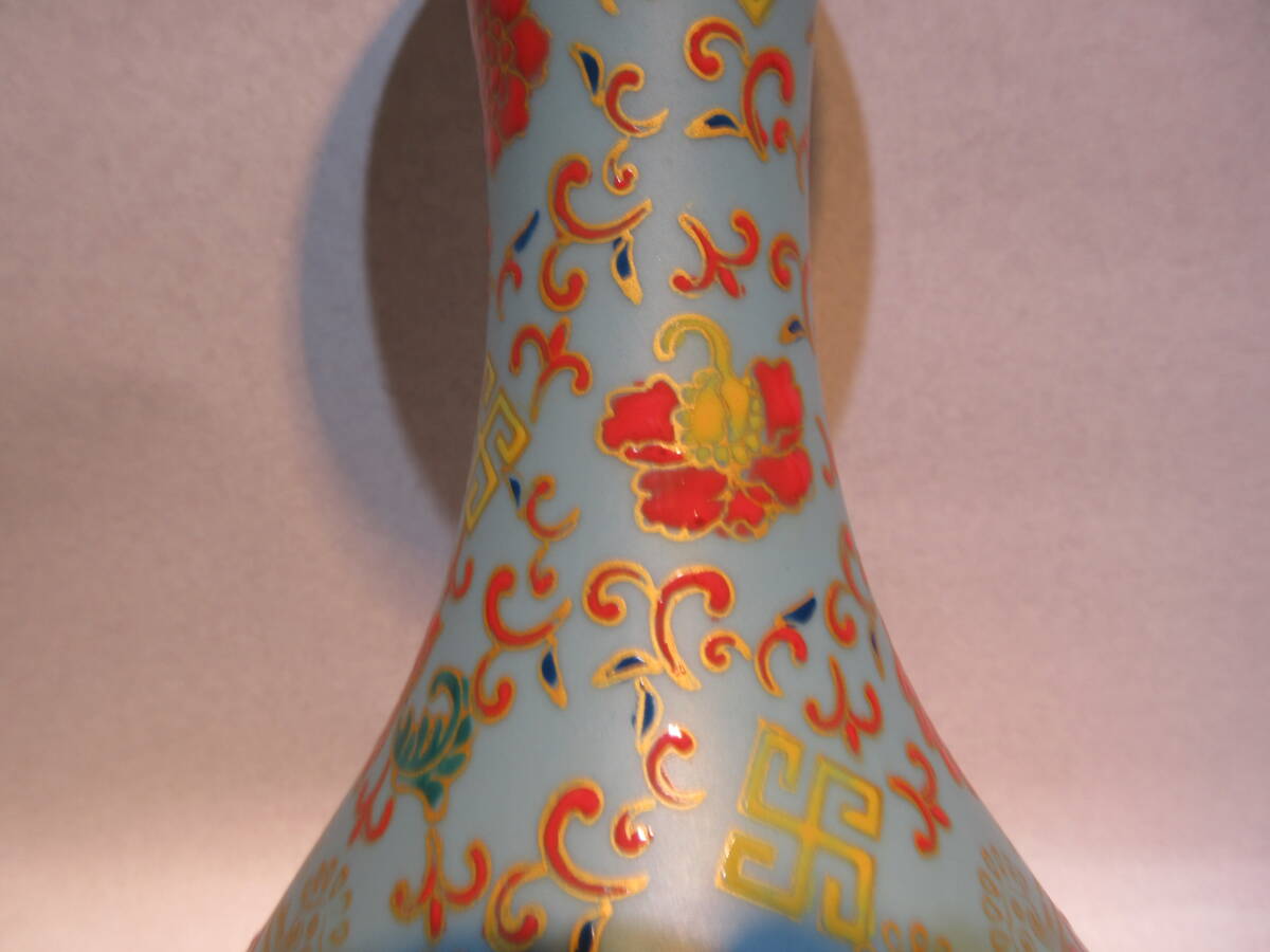 Ｔ２５１５　中国美術　雍正年間　１８世紀　青釉唐草宝相華文瓶　大清雍正年製　高３５．７ｃｍ　唐物　古玩_画像3