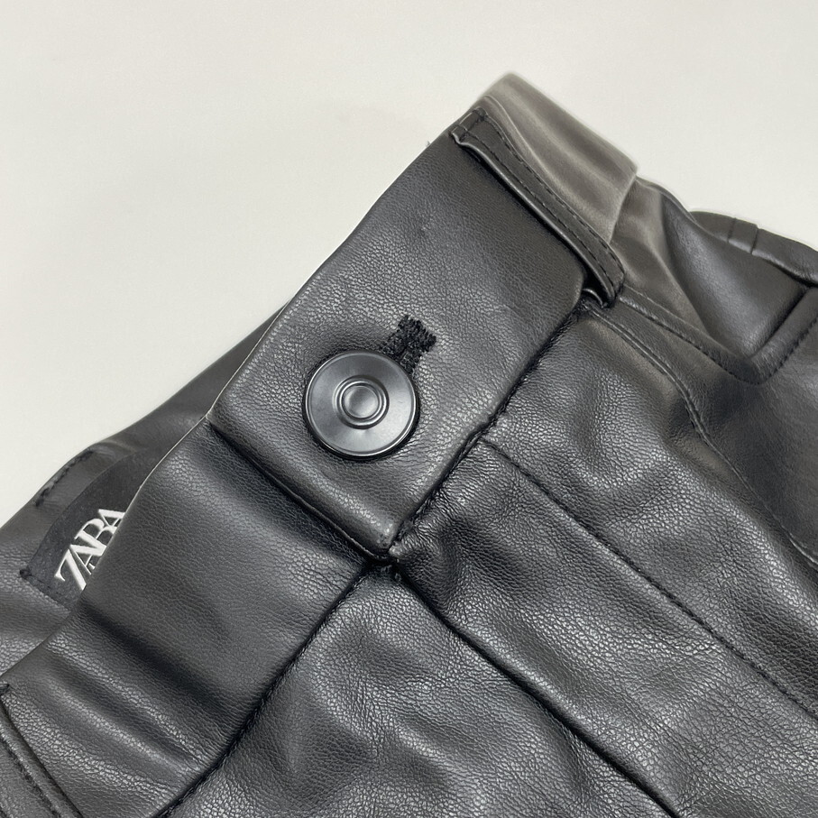ZARA /XS/ ブラック フェイクレザーレギンスパンツ レディース ホワイトロゴタグ カジュアル ボトム 通勤 オートバイ バイク デイリー ザラ_画像5