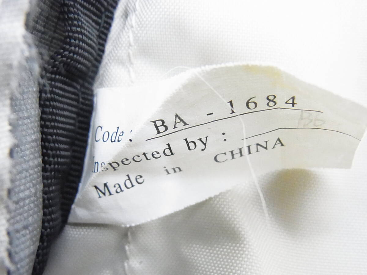 1050 ブランド祭 バッグ祭 ソロ ツーリスト SOLO-TOURIST BA-1684 バッグ ワンショルダー グレー 三角型ボディバッグ 中古品_画像10