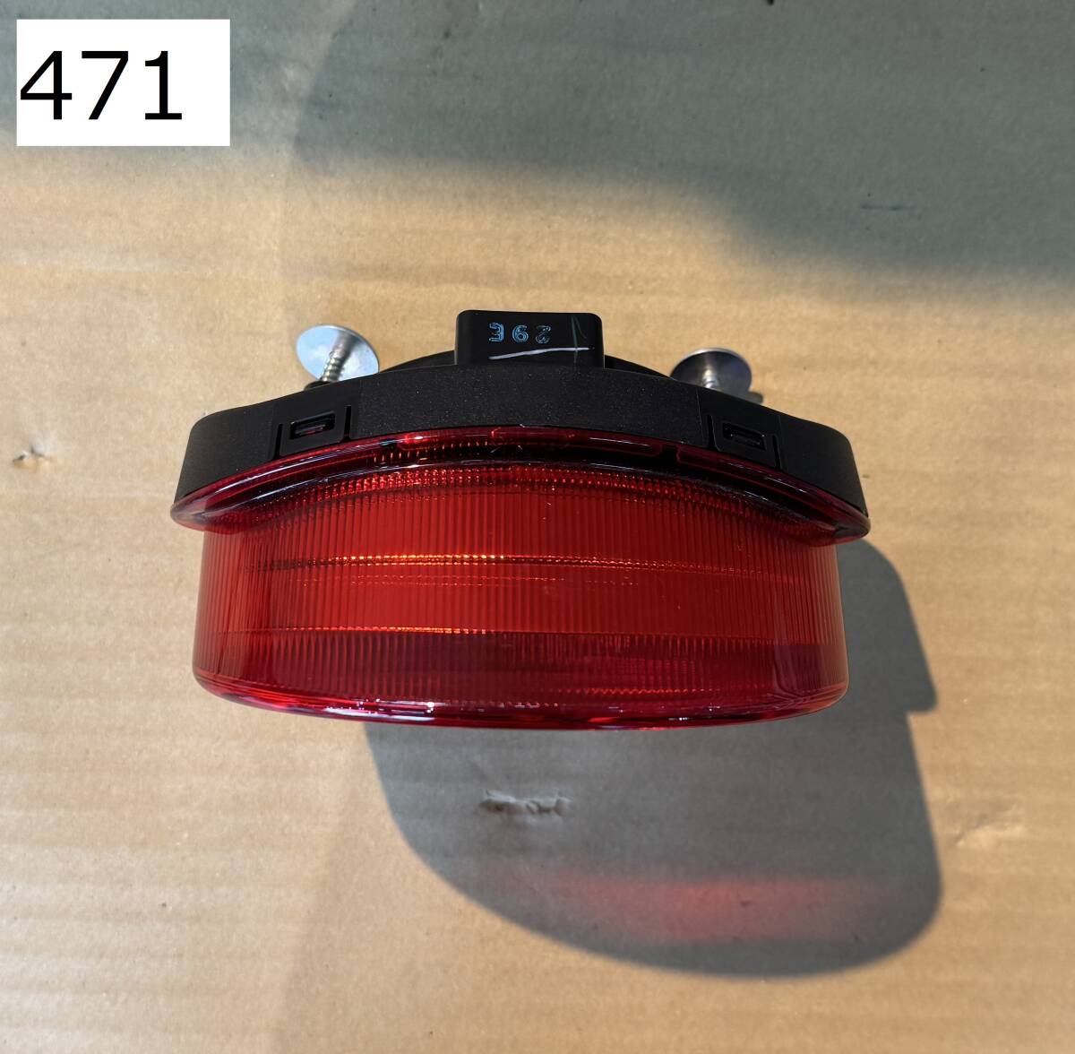 471 KAWASAKI( Kawasaki )Z900RS оригинальный задний фонарь [ б/у ]
