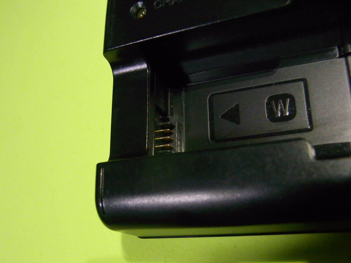 【即決】　SONY　ソニー　【純正品】 バッテリー 充電器　 BC-VW1　NP-FW50 用 【動作品】 1._画像2