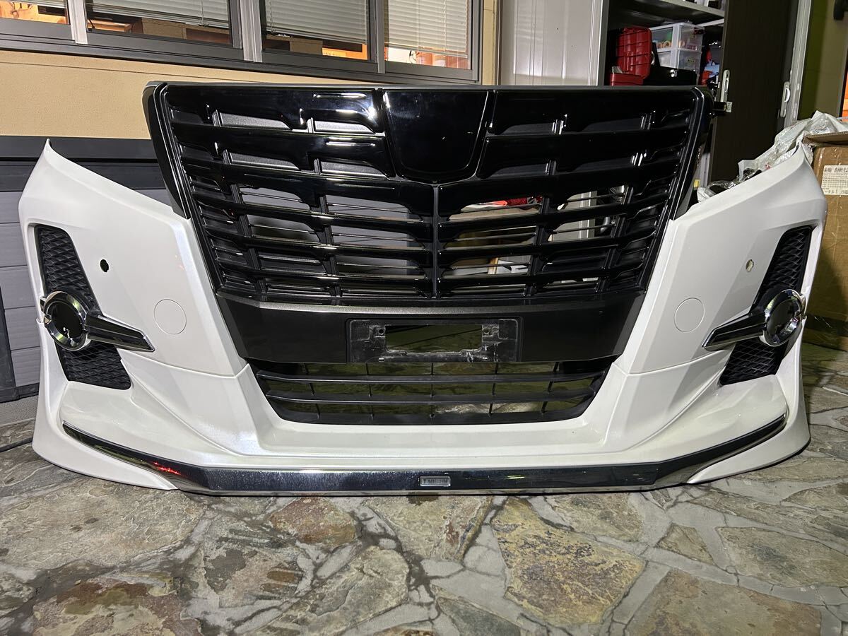 30前期アルファードフロントバンパー _画像1