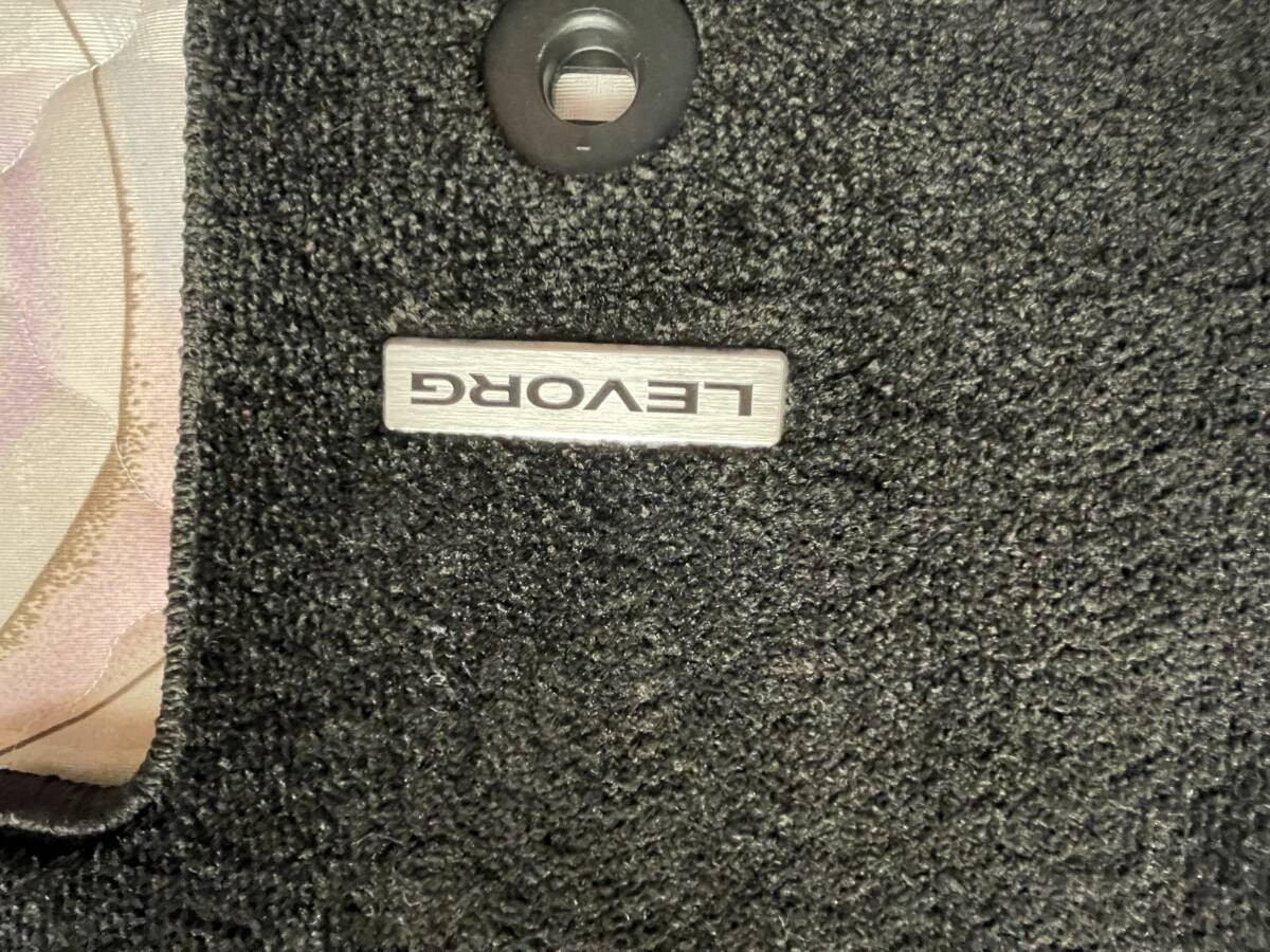 希少です。新品程度最終型　VMG.VM4型SUBARU純正レヴォーグフロアマット（ブラック仕様）_画像3