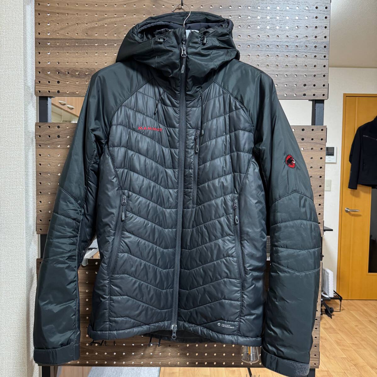 MAMMUT マムート インサレーションフードジャケット Mサイズ（アジアLサイズ）_画像1
