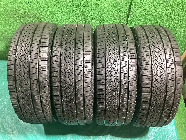 ピレリ ICEZERO アシンメトリコ 235/50R18 2023年製 冬タイヤ スタッドレスタイヤ 4本セット D2-2 EM_画像1
