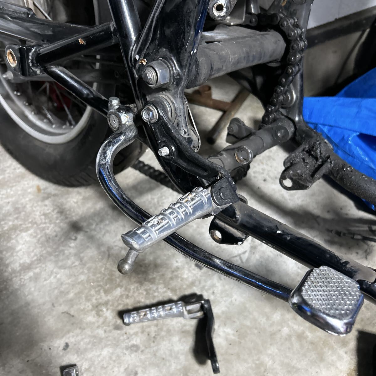 SR400 2型純正ステップ左右セット（ゴムラバー無し） シフトペダル ステップ SR400 チェンジペダル ブレーキペダル