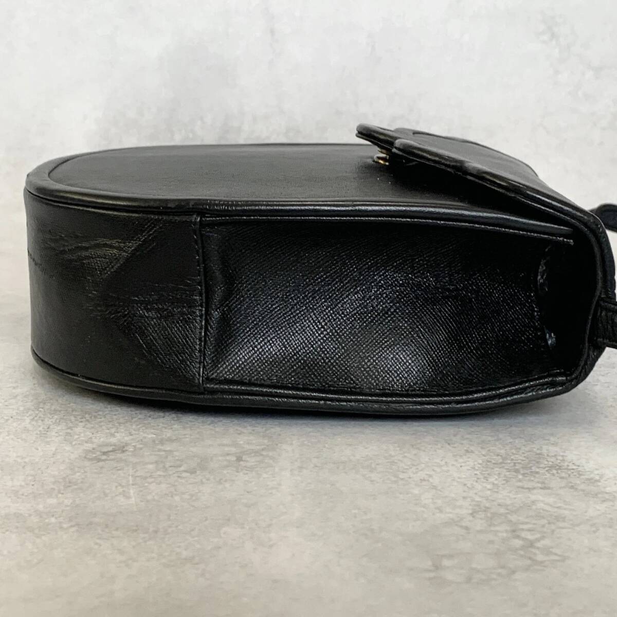 Yves Saint Laurent イヴ サンローラン ショルダーバッグ 斜め掛け クロスボディバッグ YSL ロゴ レザー ブラック 黒_画像3