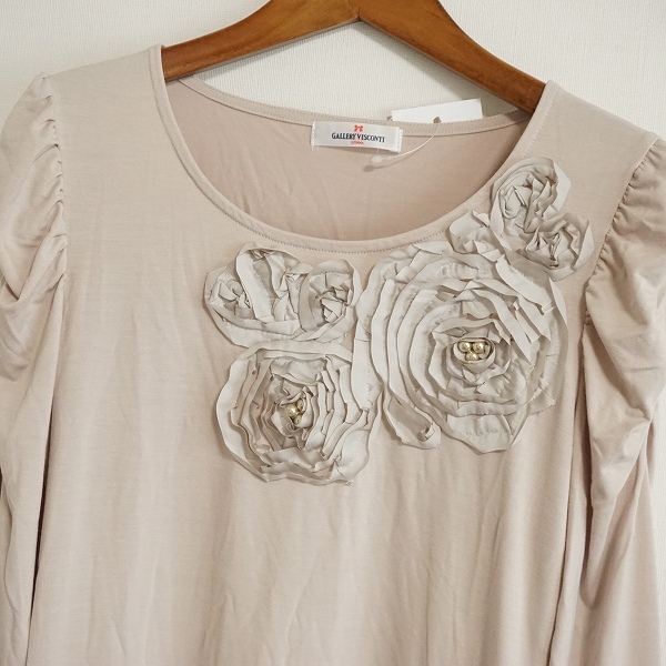 #anc ギャラリービスコンティ GALLERYVISCONTI カットソー 2 ベージュ 花モチーフ ビーズ 長袖 レディース [913149]_画像3