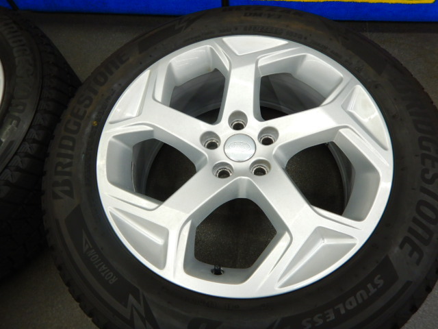  Range Rover оригинальный 5 split 8.5J-20+47 5-120 2022 год Blizzak DM-V3 255/55-20 8 минут. Discovery тоже.