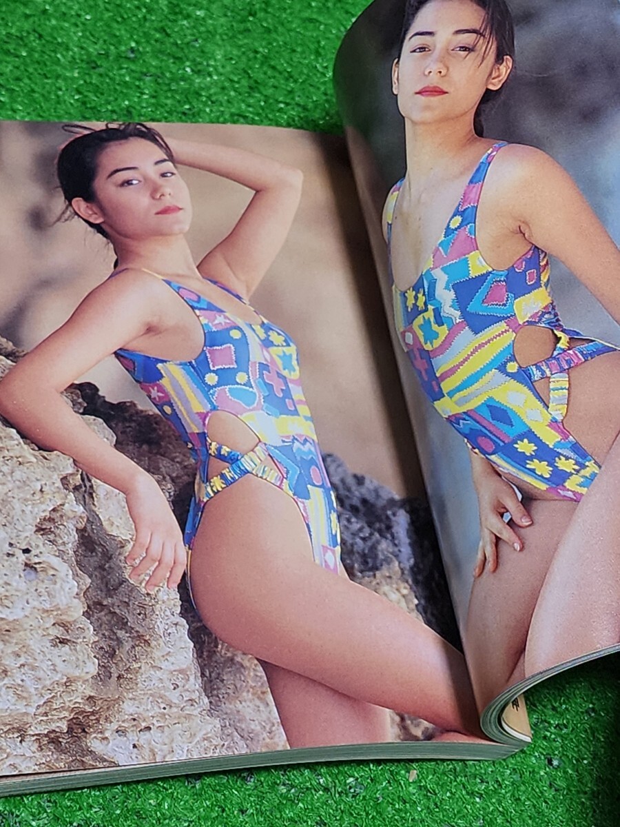 具志堅ティナ 「JE T’AIME 」 文庫本写真集 1993年初版本 ジュテーム 桜桃書房 _画像3