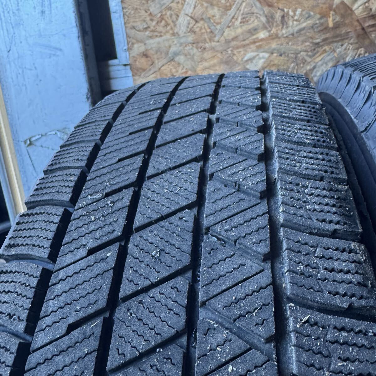  шероховатость гора BRIDGESTONE Bridgestone Bridgestone VRX3 185/65R15 зимние шины 2023 год производства 15 дюймовый 