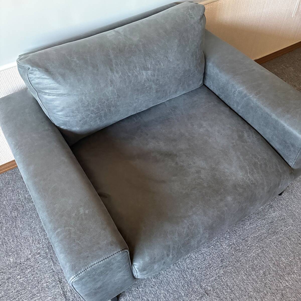 CRASH GATE クラッシュゲート■PLUTO プルート　ソファ　アッシュブラック　一人掛け■ヘッドレスト　アームテーブル付_画像2