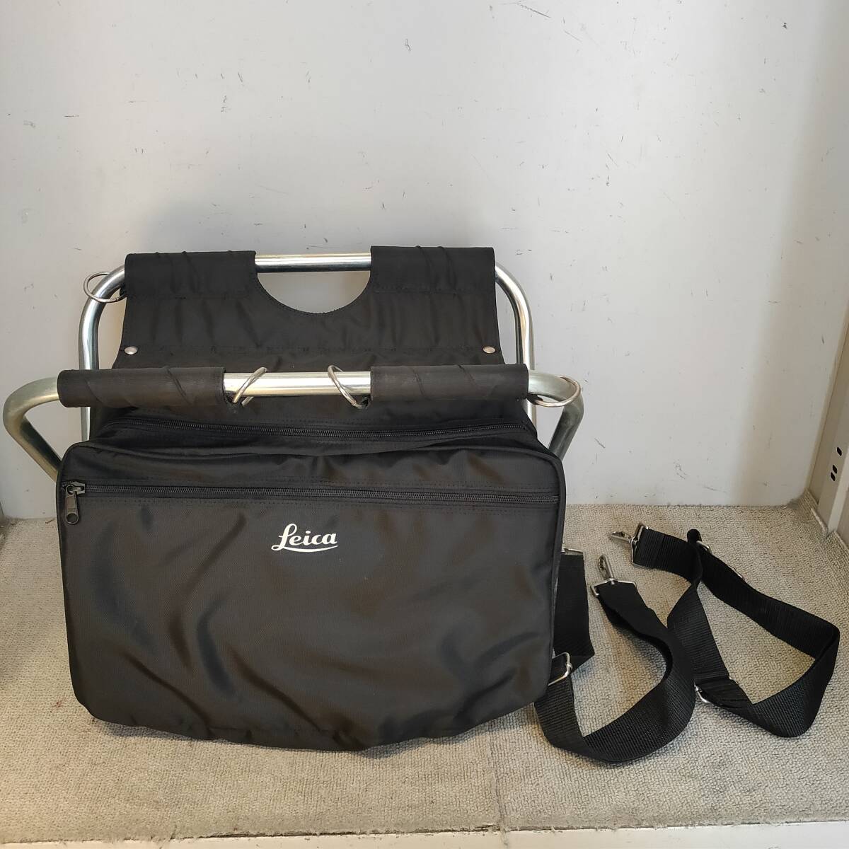102503●難あり 長期保管品 Leica ライカ 折り畳みチェア 椅子 バッグ●_画像1