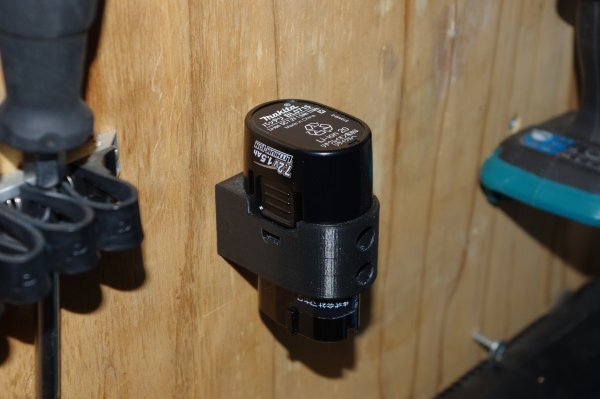 【販売実績5年以上】マキタ(makita)バッテリーホルダー 7.2V用 ４個セット送料無料 車内取付可の画像1