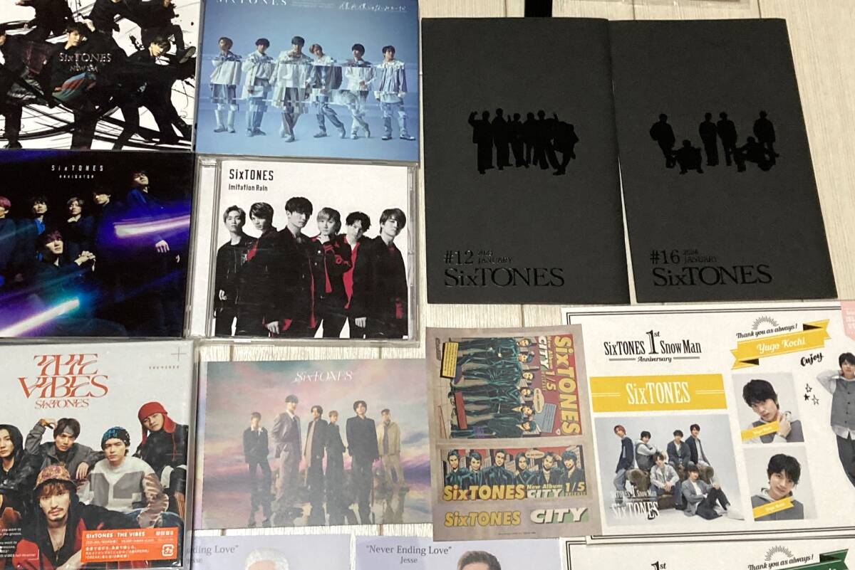 SixTONES グッズ まとめ うちわ ペンライト 公式写真 CD・DVD・BD アクスタ カレンダー ステッカー 他_画像6